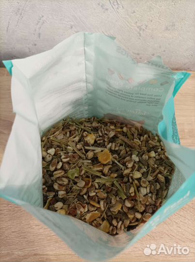 Корм,сено, опилки, поилки и миска для грызунов