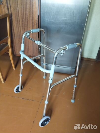 Ходунки для взрослых на колесах бу