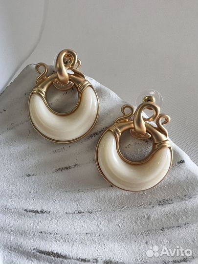 Стильные серьги