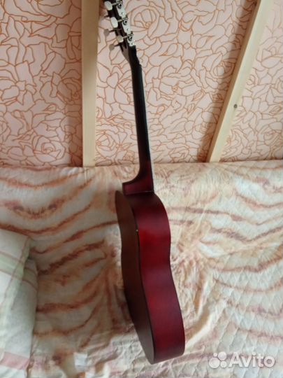 Акустическая гитара