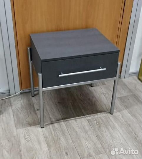 Тумба прикроватная
