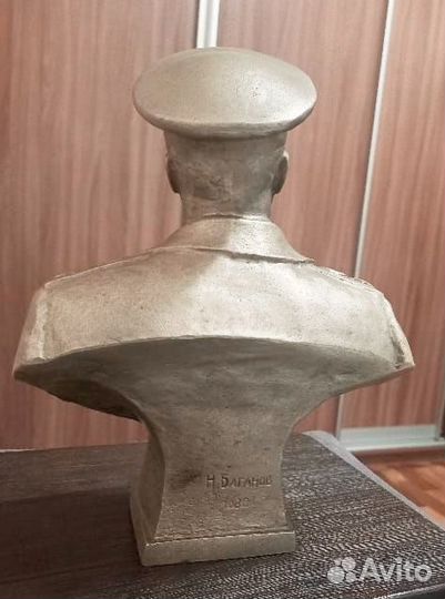 Бюст Жукова