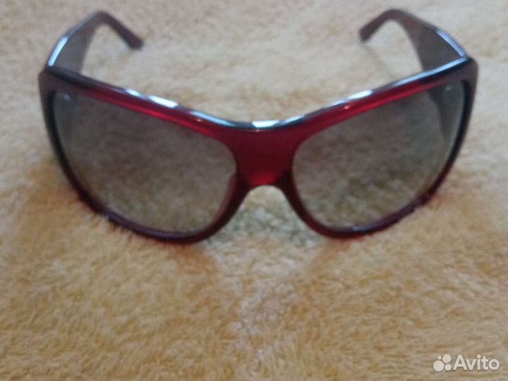 Солнцезащитные очки женские брендовые