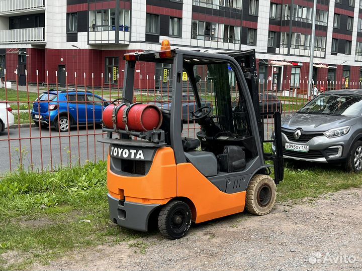 Вилочный погрузчик Toyota 32-8FG15, 2007