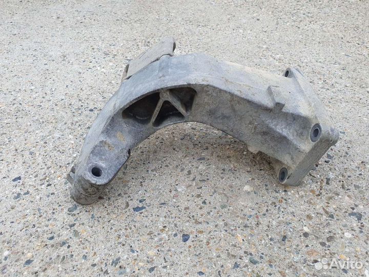 Кронштейн опоры двигателя для Mercedes W211 W220