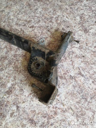 Балка задняя Рено Клио 2 Симбол