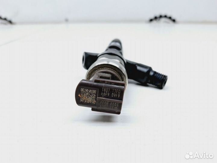 Форсунка дизельная электрическая Toyota Hilux VII