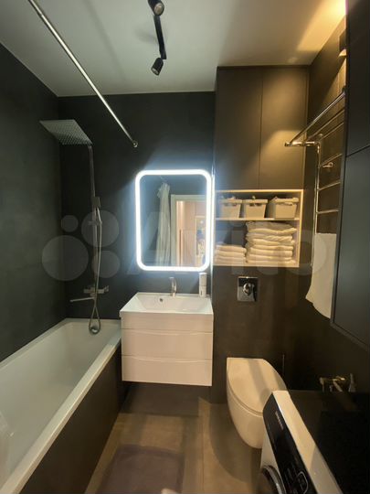 2-к. квартира, 60 м², 1/8 эт.