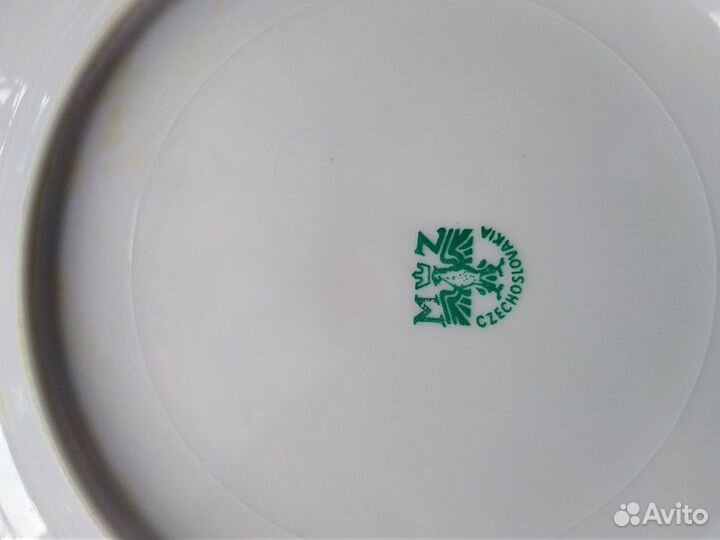 Тарелки столовые фарфор