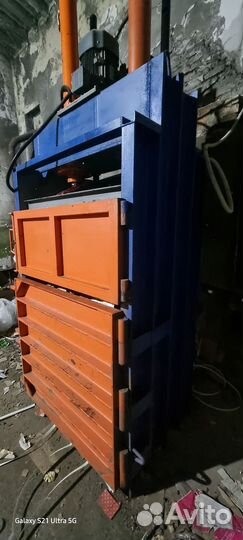 Пресс вертикальный для втор сырья макулатуры