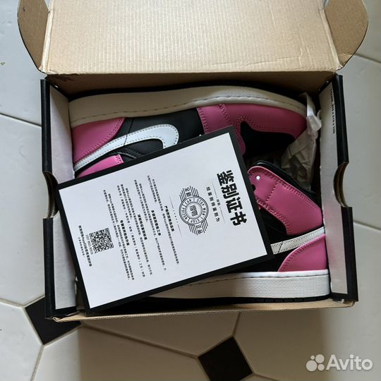 Кроссовки Air Jordan 1 Mid