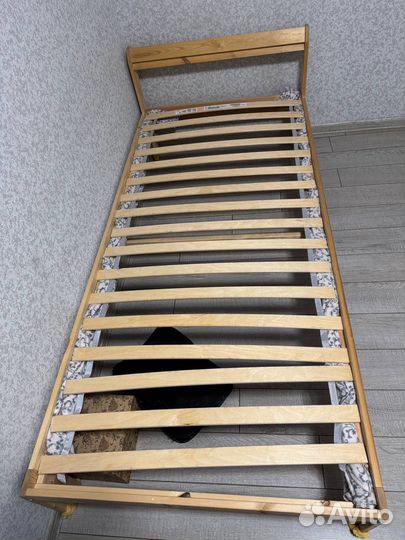 Односпальная кровать Икеа 90x200 с матрасом Аскона