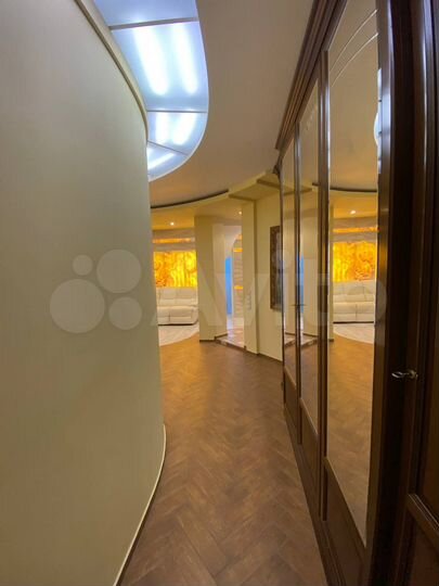 4-к. квартира, 130,2 м², 3/6 эт.