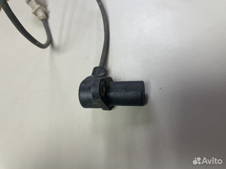 Датчик коленвала Ауди А4 А6 А8 077905381F