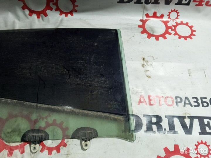 Стекло двери заднее правое Renault Megane 3