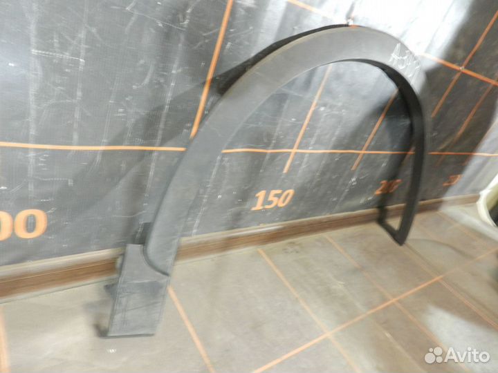 Накладка крыла заднего правого - Audi Q3