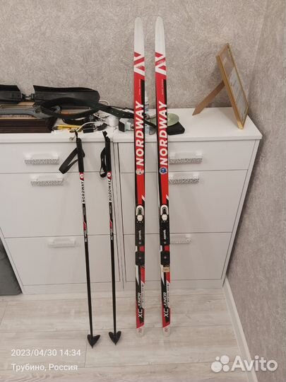 Лыжные ботинки