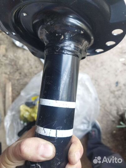 Амортизатор на мицубиси аутлендер