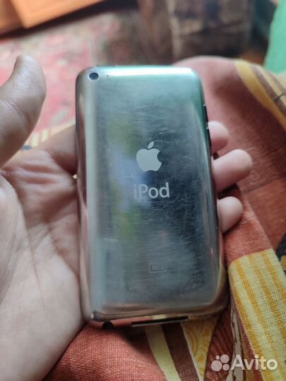 Плеер iPod touch 4