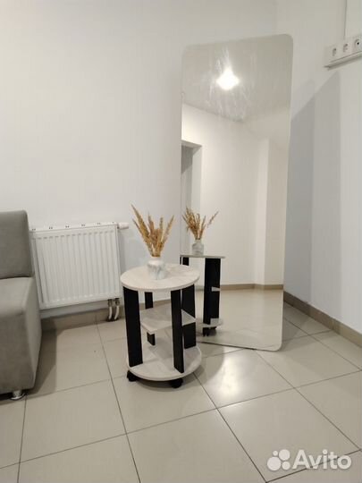 Напольное зеркало в полный рост