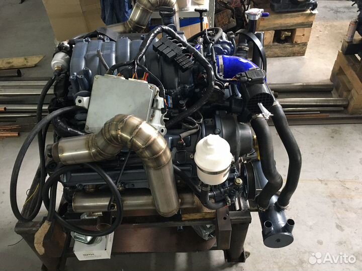 Двигатель для катера