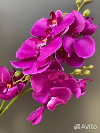 Искусственная ветка орхидеи