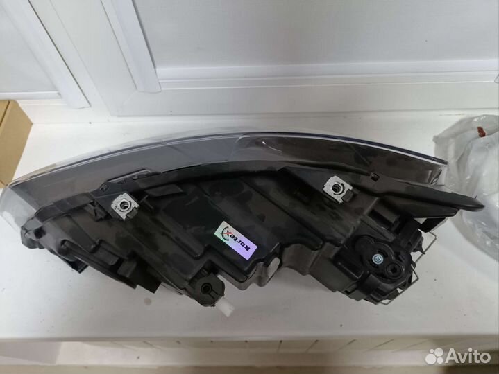 Фара Volkswagen Polo правая 10-15Г