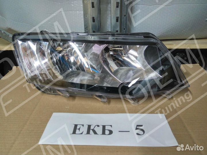 Фара правая Skoda Octavia