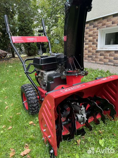 Снегоуборщик бензиновый