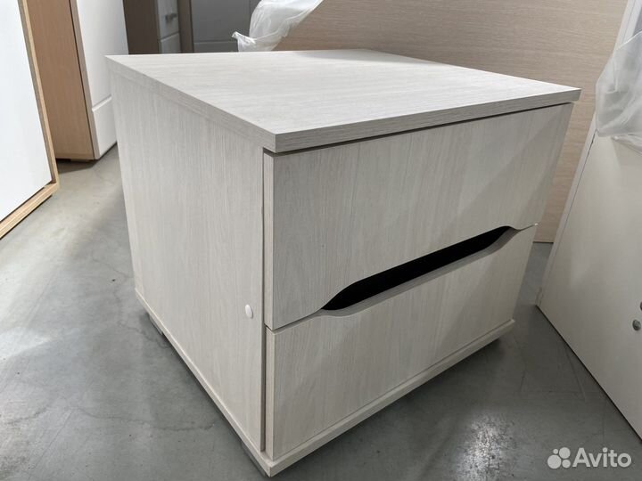 Тумба прикроватная