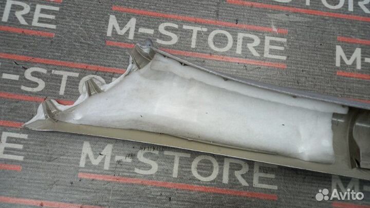 Обшивка стойки передняя правая Mercedes-Benz