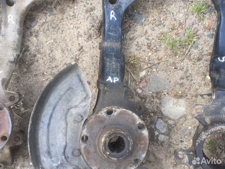 Поворотный кулак Ауди А6 С5 А4 Пассат Б5