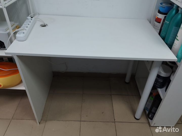 Стол для маникюра бу