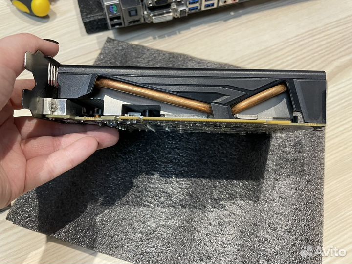 Видеокарта RX 570 Sapphire pulse itx 4 gb