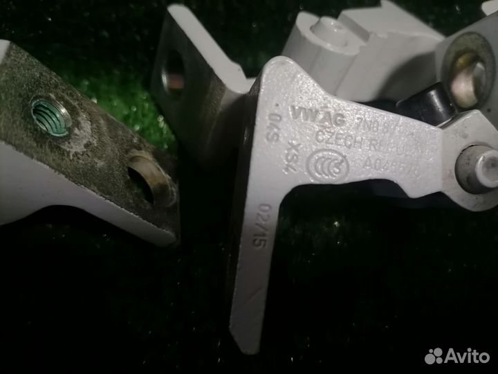 Петли дверей skoda octavia А 7