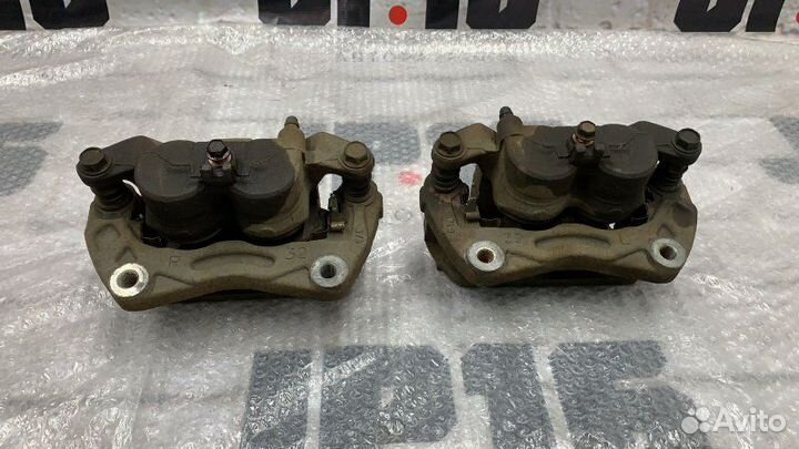 Суппорт тормозной передний правый Infiniti Fx35