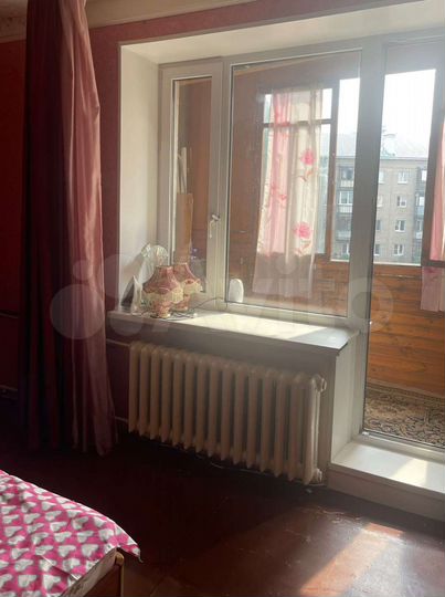 Комната 30 м² в 3-к., 4/4 эт.