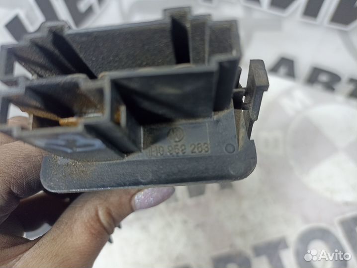 Резистор печки Volkswagen Golf 3