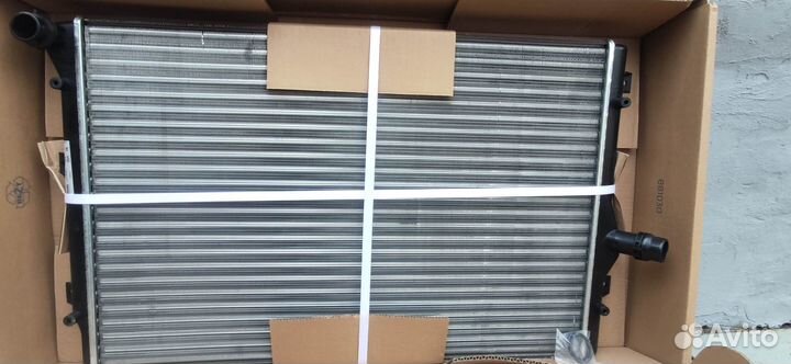 Радиатор охлаждения Nissens 65281A