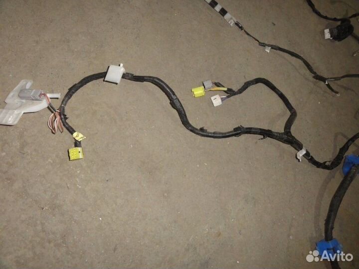 Проводка (коса) пола правая Toyota Land Cruiser