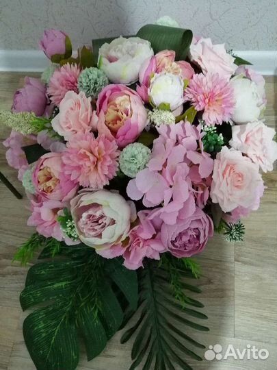 Цветочная композиция из роз