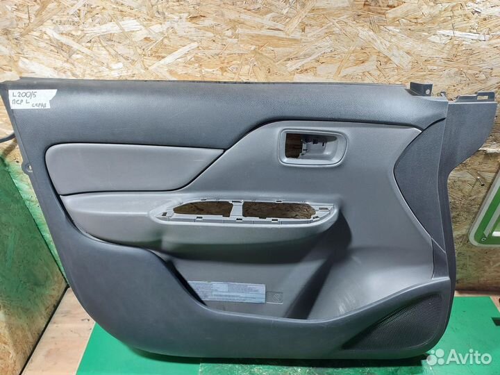 Обшивка двери передняя L L200/5 mitsubishi L200 (2