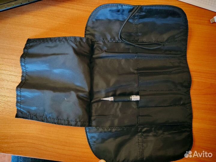 Футляр для косметических кистей