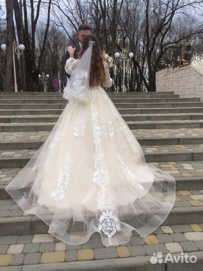 Свадебное платье