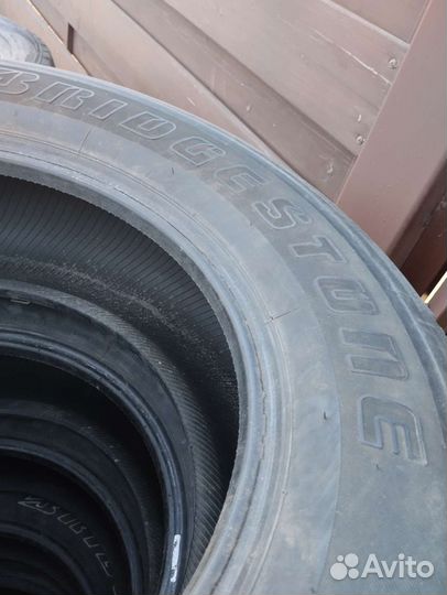 Bridgestone Dueler H/T 275/65 R17