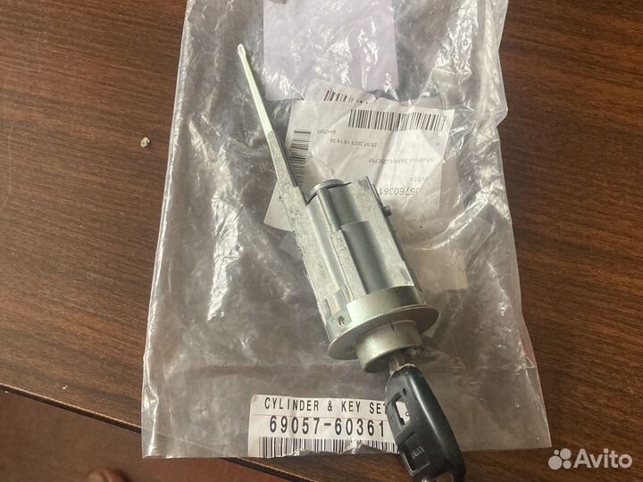 Личинка замка toyota land cruiser prado 120