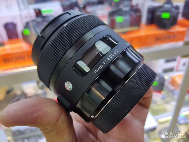 Sigma 30mm f/1.4 DC HSM Canon EF-S витринный