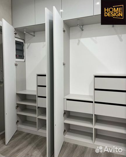 Шкаф с встроенной гладильной доской