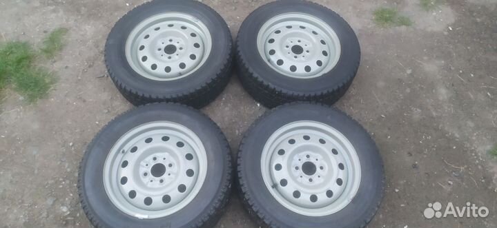 R14 Yokohama Ice Guard F700Z 185/65, PCD 4x98 DIA 56.1