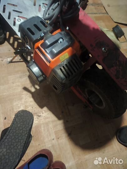 Самокат с бензиновым движком